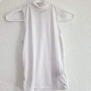 YMI Collections Ribbed Mock Neck‎ Sleeveless Top White Size S